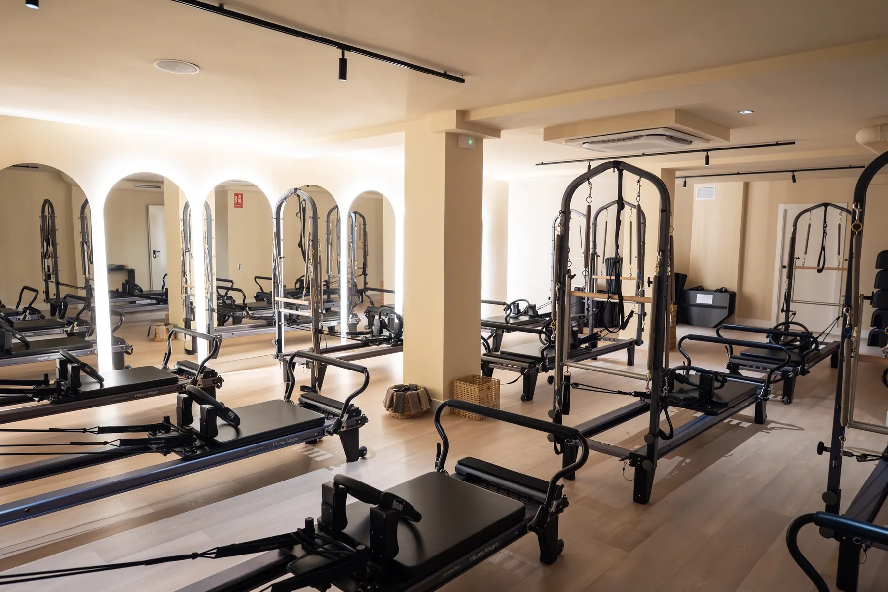 Intuė Pilates & Barre - Barcelona