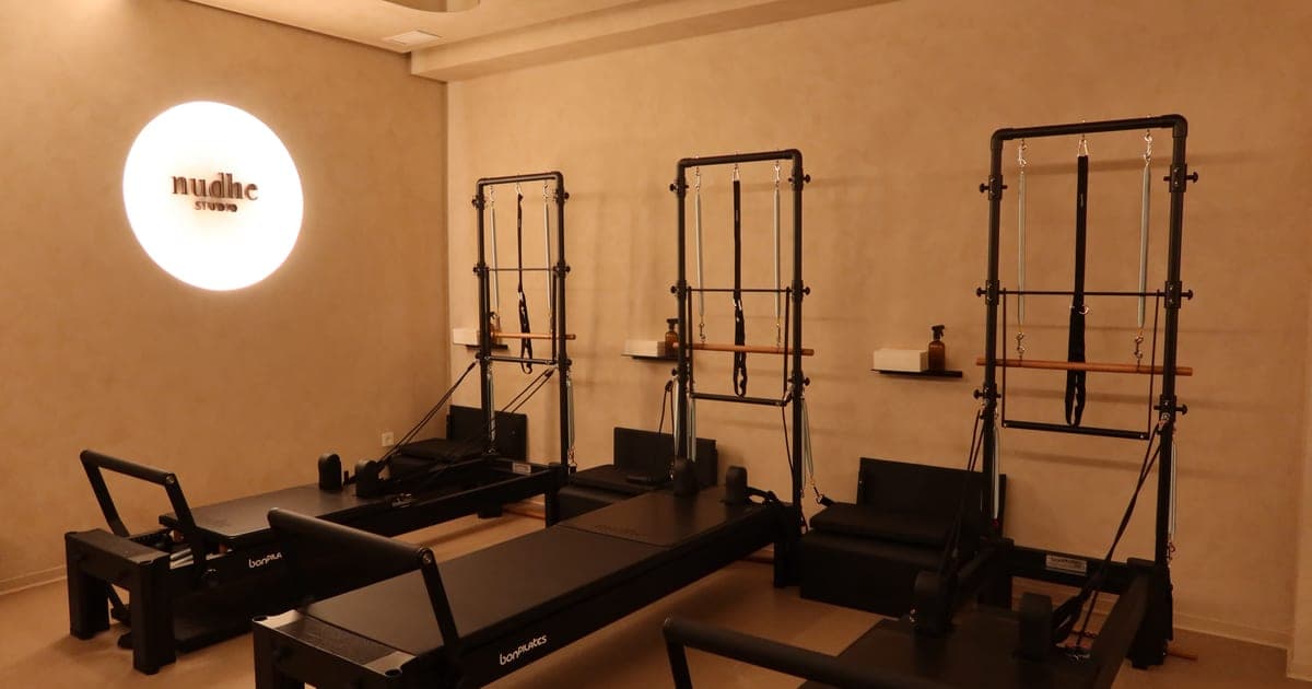Sala de Pilates Reformer de Nudhe Studio en Murcia